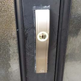 引き戸錠の鍵交換