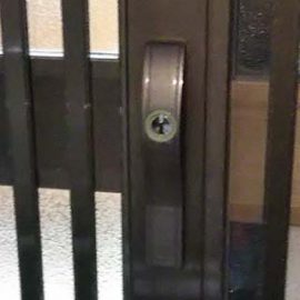 引き戸錠の交換