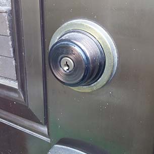 玄関の鍵紛失で錠前ごと交換　GOALのV18