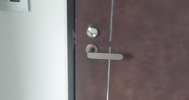 鍵が回しづらい玄関の鍵