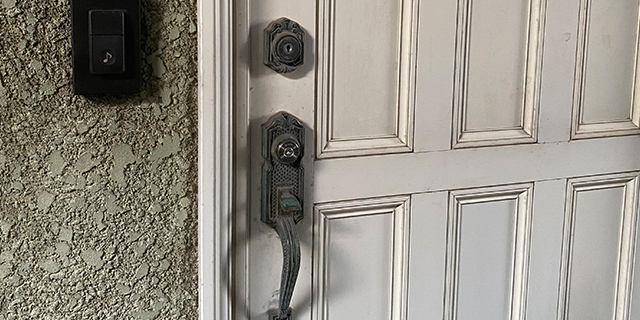 鍵を紛失して開けられなくなった玄関ドア