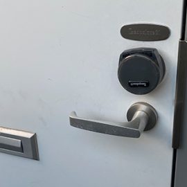 鍵を紛失して開けられない玄関