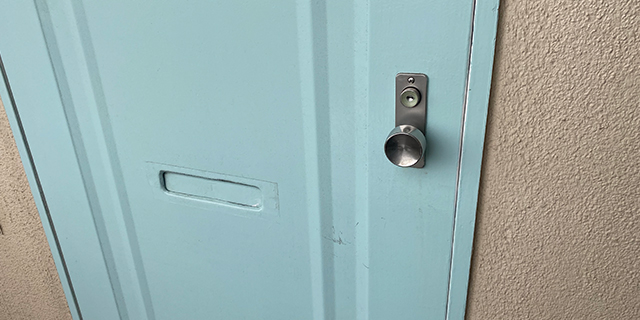 引越した先の家の玄関ドアの鍵交換