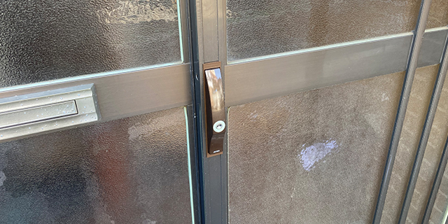 ドアの外側から開け閉め出来なくなった玄関の鍵交換
