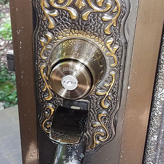 鍵穴を壊して開錠しました