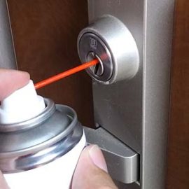 玄関の鍵が挿さりにくい 分解洗浄・潤滑剤の使用で改善