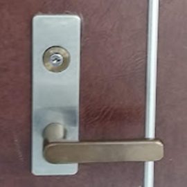 施錠が出来なくなった玄関ドアの鍵
