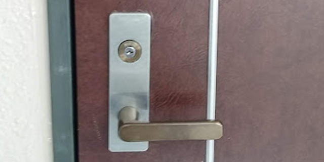 施錠が出来なくなった玄関ドアの鍵