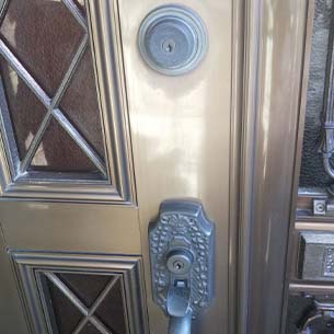 装飾錠の上側の鍵のみGOALのチューブラ本締錠に交換
