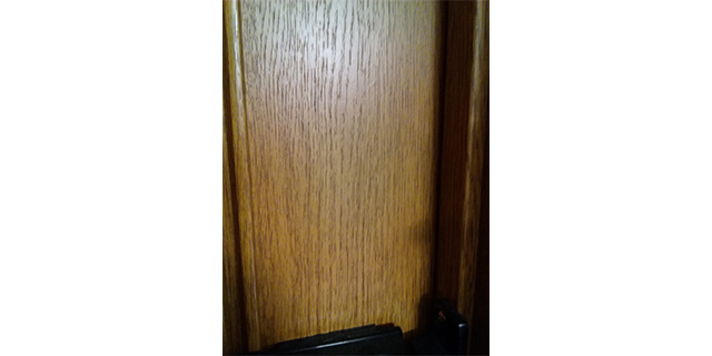 鍵を取り付ける前のドア