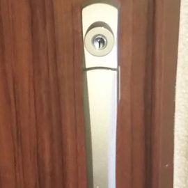 玄関ドアの鍵をGOALの同一キーで交換｜知多郡武豊町大屋敷