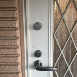 玄関の鍵が回せなくてドアが開かない｜磯城郡三宅町