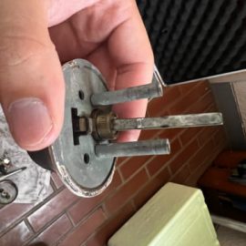 鍵が抜けないときがある玄関の鍵修理｜町田市の玄関鍵修理のご依頼