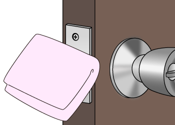 ③ Wipe with a dry cloth to remove any moisture.