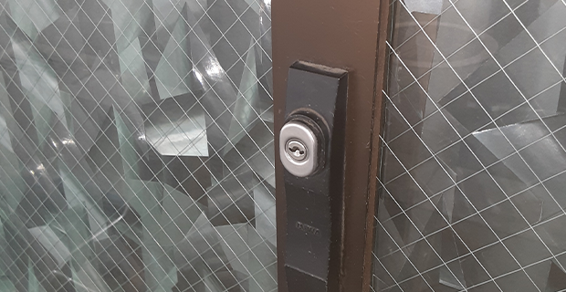 横浜市旭区｜会社の入り口ドアの鍵交換