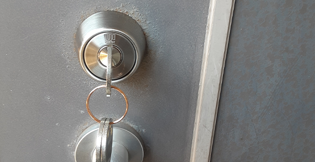 引っ越し先の鍵をWEST製の916に交換|横浜市磯子区磯子