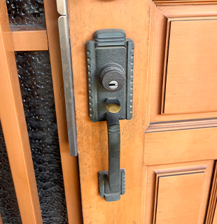 大阪市浪速区稲荷の玄関の鍵