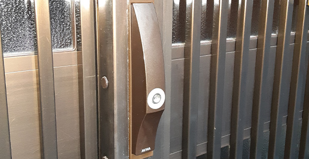 大阪市住之江区泉の玄関扉