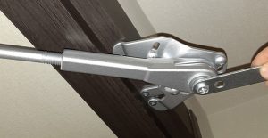 大阪市天王寺区国分町のドアクローザー