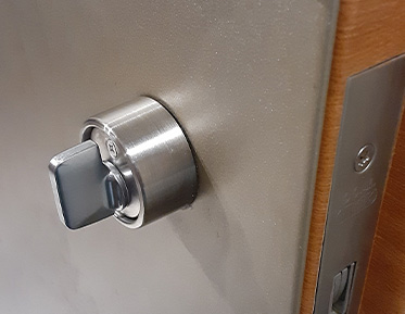 大阪市生野区中川のサムターン交換