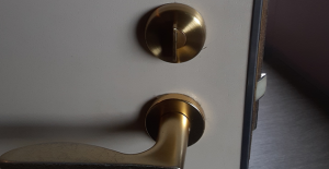 回りにくくなった玄関の鍵修理｜横浜市瀬谷区東野