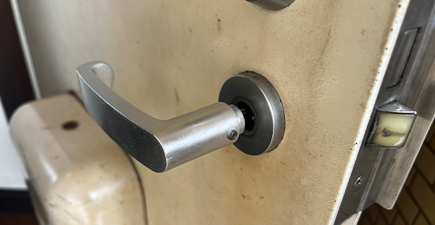 玄関のレバーハンドルが取れてしまった｜横浜市都筑区茅ケ崎東