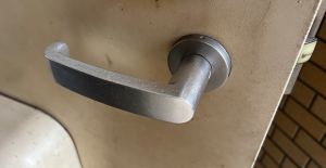 玄関のレバーハンドルが取れてしまった｜横浜市都筑区茅ケ崎東