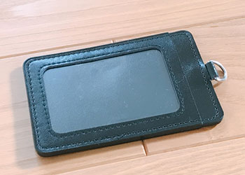 英語 カードキーにキーホルダーなどをつける