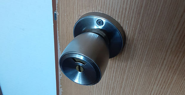 ラッチの故障によるトイレのドアノブ交換｜香美市土佐山田町