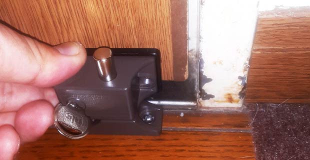 リフォームのための新規鍵取り付け