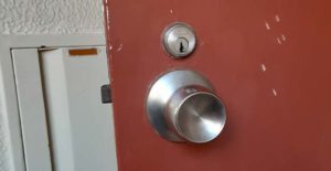 玄関のドアノブ