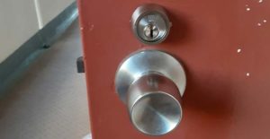 玄関のドアノブ