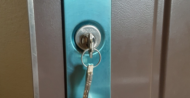 立川市泉町鍵交換