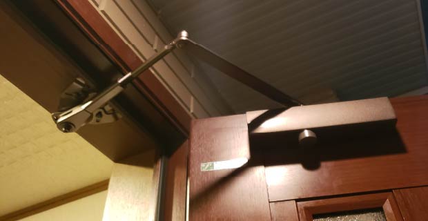 足柄上郡開成町延沢のドアクローザー交換