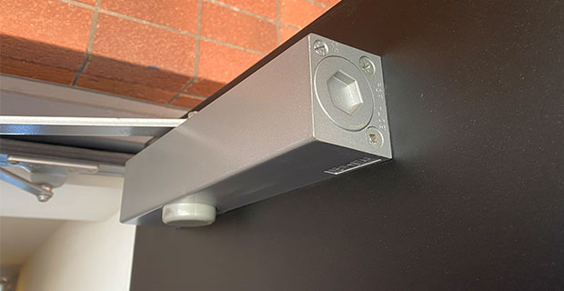 玄関ドアクローザーの修理｜さいたま市大宮区