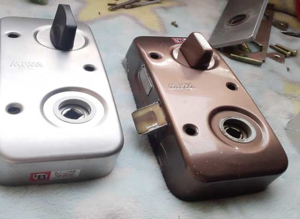 美和ロック85RA錠前室内側