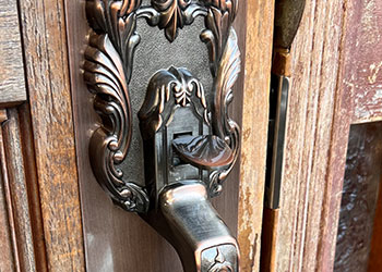 サムラッチ錠のツマミ