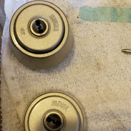 回りにくい玄関扉のシリンダーを分解洗浄｜東村山市栄町