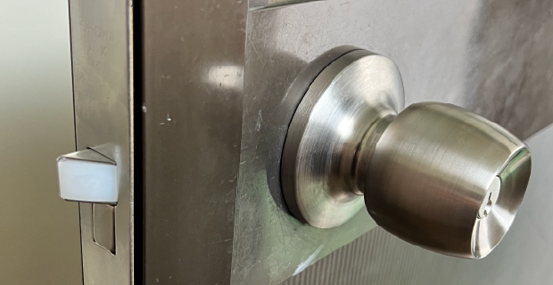 渋谷区初台のトイレのドアノブ交換