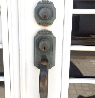 東大阪市中小阪のサムラッチ錠一式交換