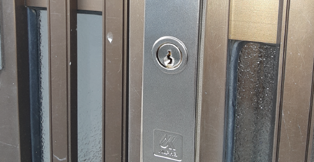 松戸市五香西の引き戸召合錠交換