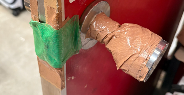 横浜市港北区日吉の店舗のドアノブ交換