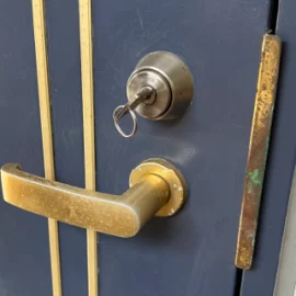 横浜市港北区綱島のマンションのシリンダー分解洗浄