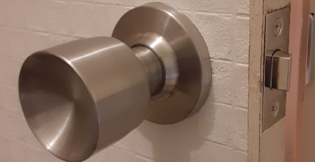 杉並区阿佐谷南のトイレのドアノブ（円筒錠）交換