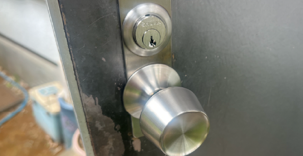 練馬区大泉学園の面付箱錠交換