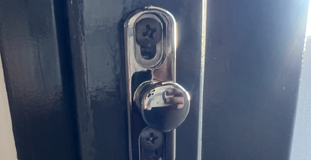 杉並区荻窪の玄関ドアバー(ドアガード)修理