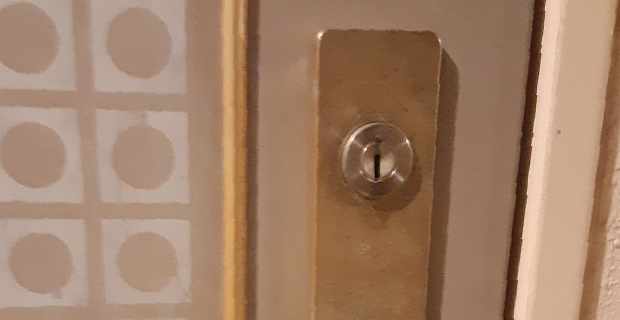 紛失からの解錠と鍵交換（上のシリンダーのみ）