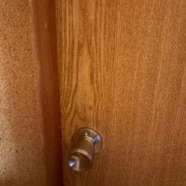 プライバシー確保のため室内扉に補助錠V-MDU 5を新規取付｜練馬区貫井