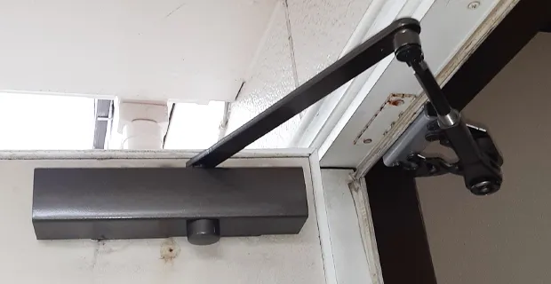 練馬区ドアクローザー交換