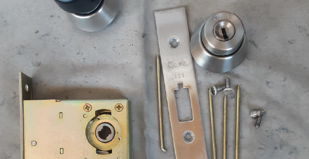 杉並区高円寺北の錠ケース洗浄